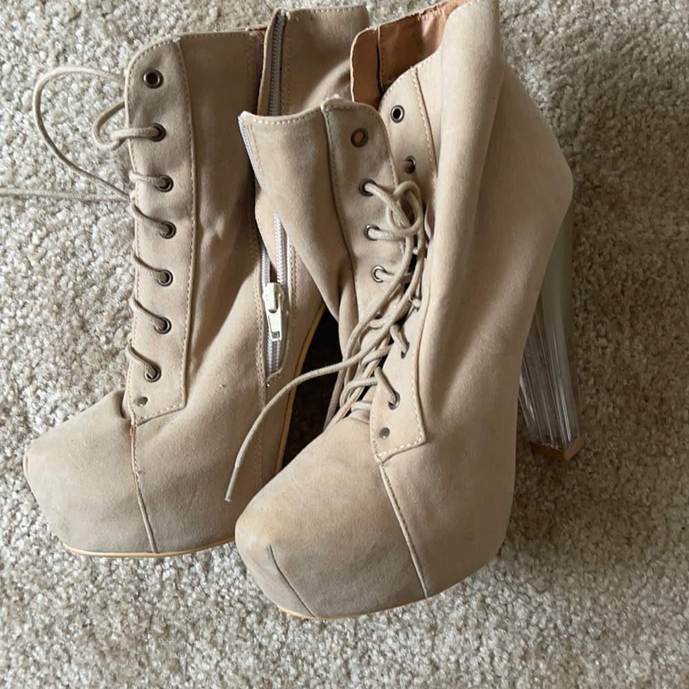 Tan high heel (boot)